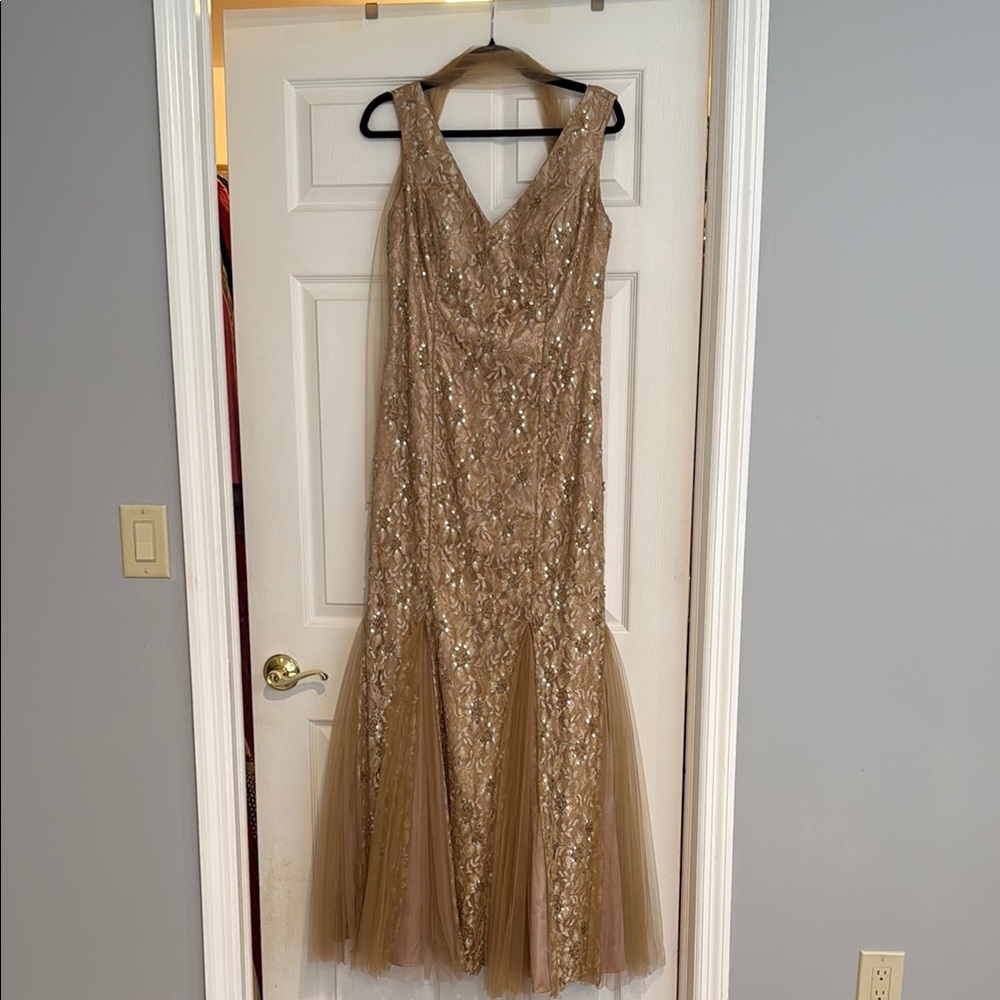 Elegant Sequin Evening Gown in Gold